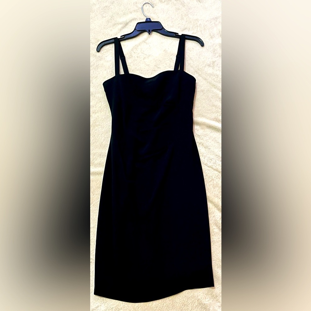 Brand New BCBG MAXAZRIA elegant black dress size 4